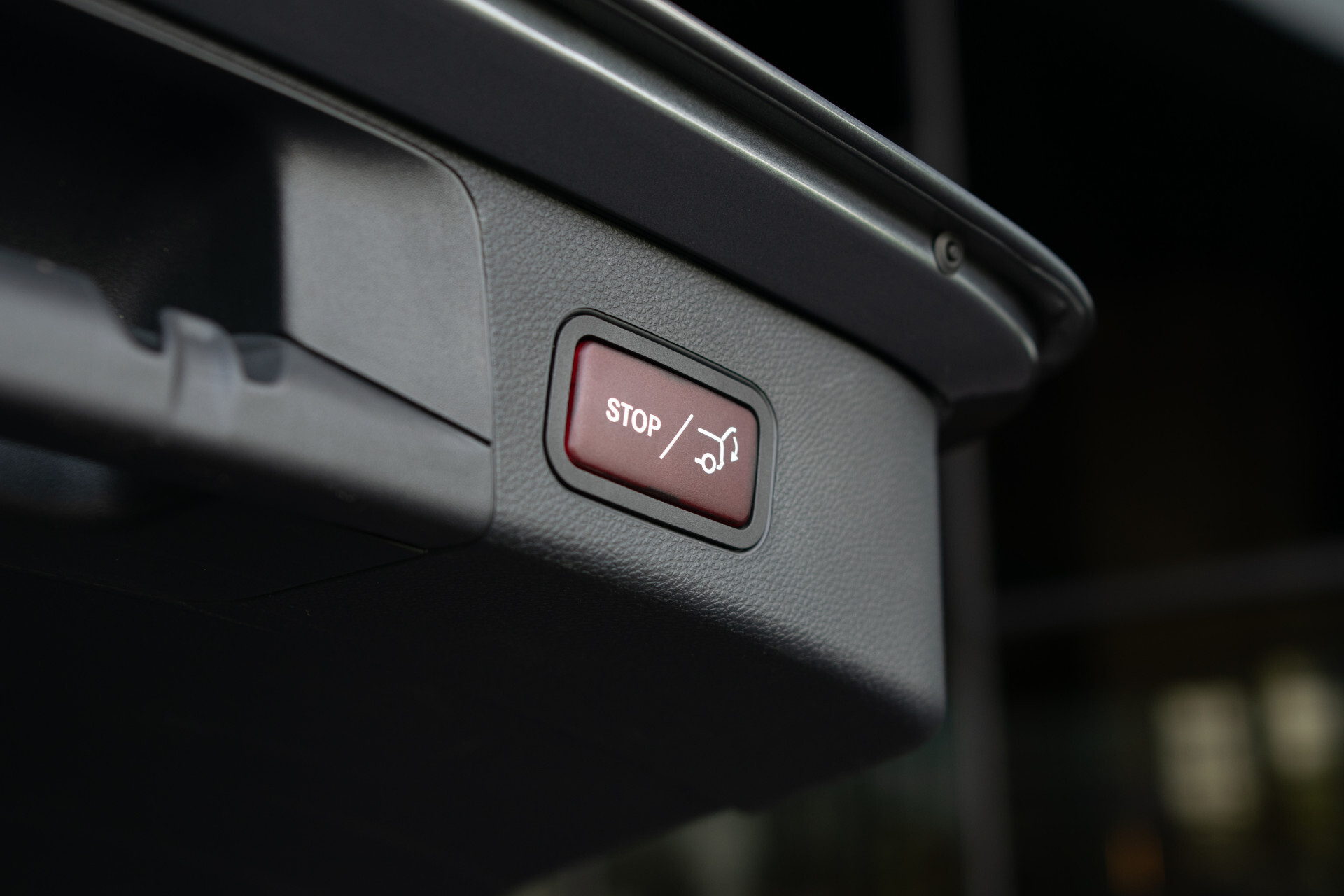 Mercedes-Benz C-Klasse Estate 180 AMG Sport Edition Leder | Sfeerverlichting | Aut-kofferklep | LED | 19" | New Service/APK Foto 32