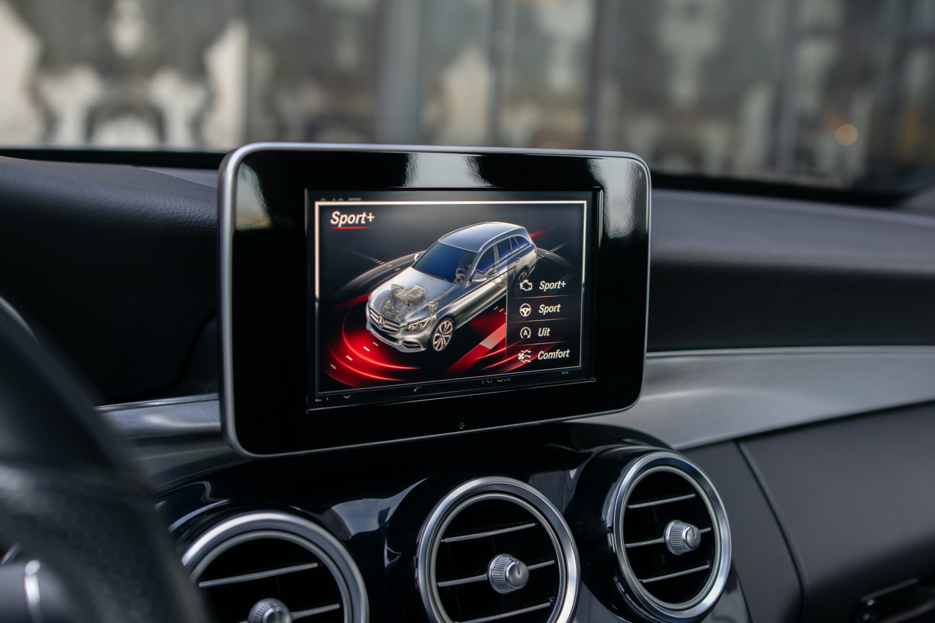 Mercedes-Benz C-Klasse Estate 180 AMG Sport Edition Leder | Sfeerverlichting | Aut-kofferklep | LED | 19" | New Service/APK Foto 37