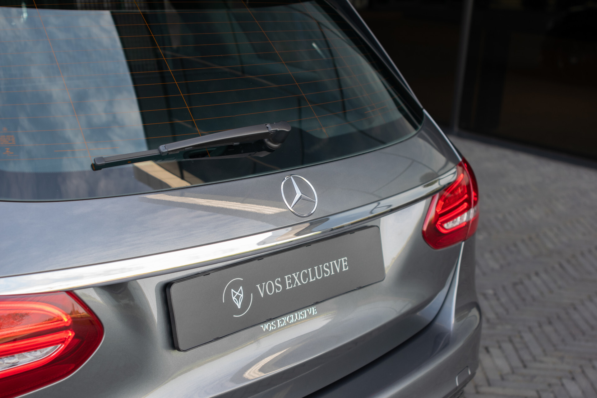 Mercedes-Benz C-Klasse Estate 180 AMG Sport Edition Leder | Sfeerverlichting | Aut-kofferklep | LED | 19" | New Service/APK Foto 38