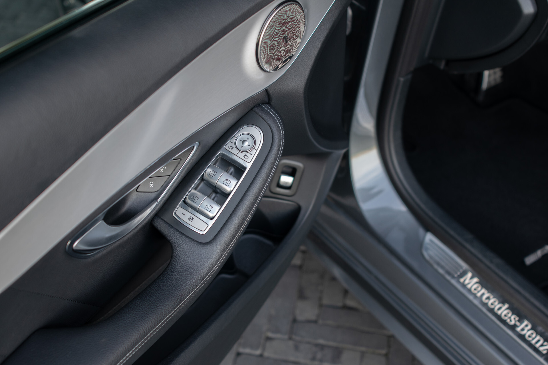 Mercedes-Benz C-Klasse Estate 180 AMG Sport Edition Leder | Sfeerverlichting | Aut-kofferklep | LED | 19" | New Service/APK Foto 9