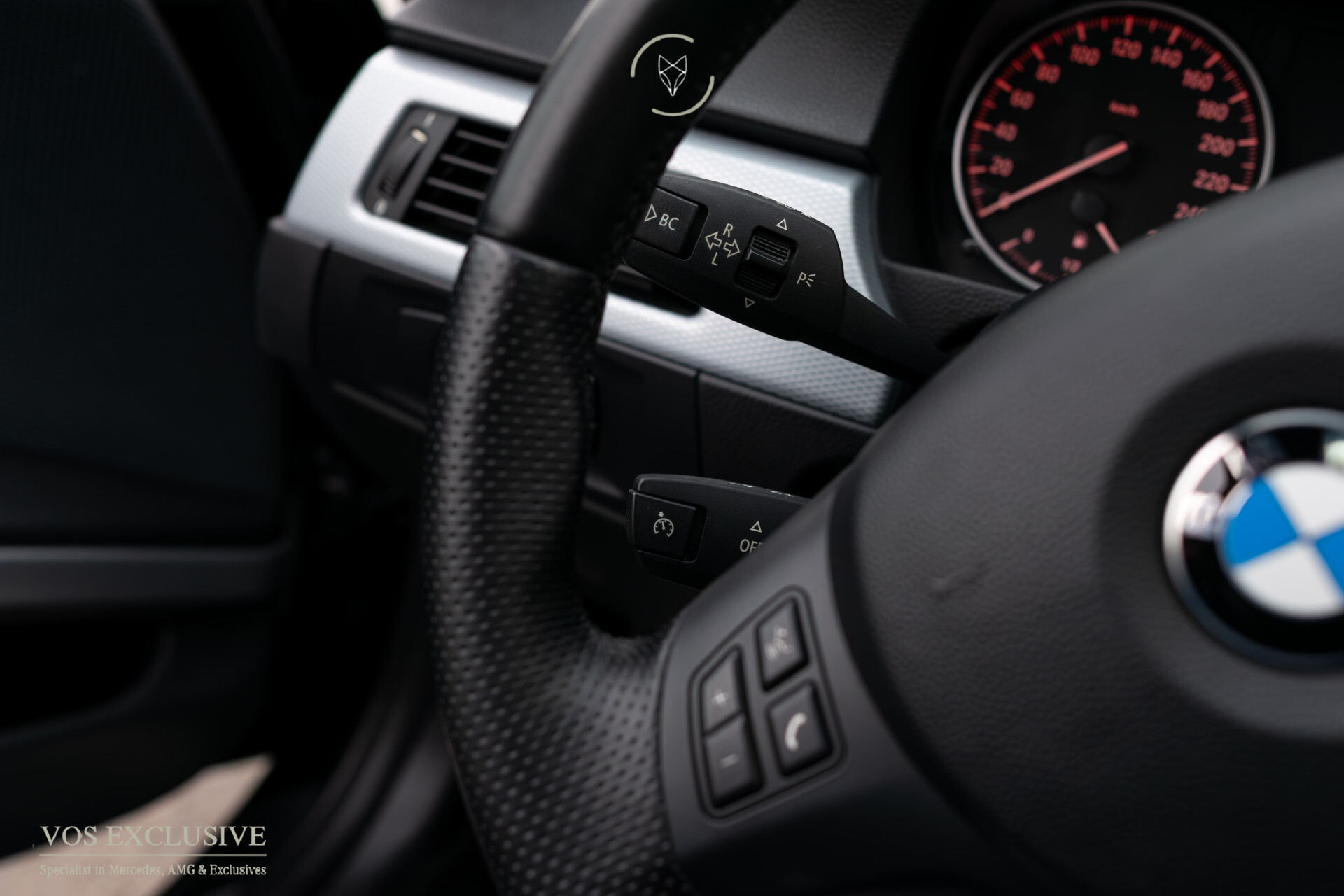 BMW 3 Serie Touring 318i M Sport Edition Pano | Shadowline | Hifi | Trekhaak | Xenon | NL auto | Aut6 Foto 16