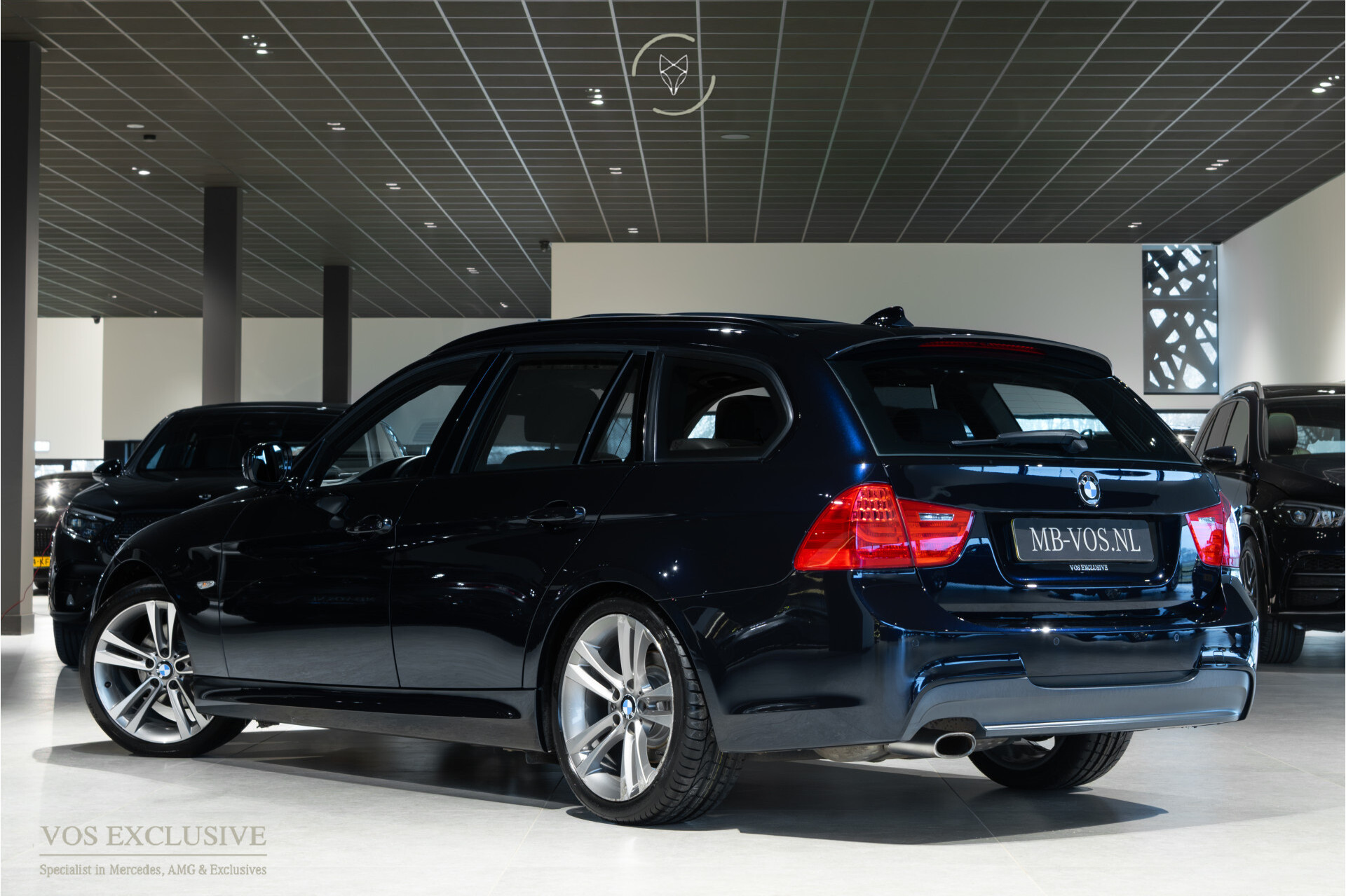 BMW 3 Serie Touring 318i M Sport Edition Pano | Shadowline | Hifi | Trekhaak | Xenon | NL auto | Aut6 Foto 2