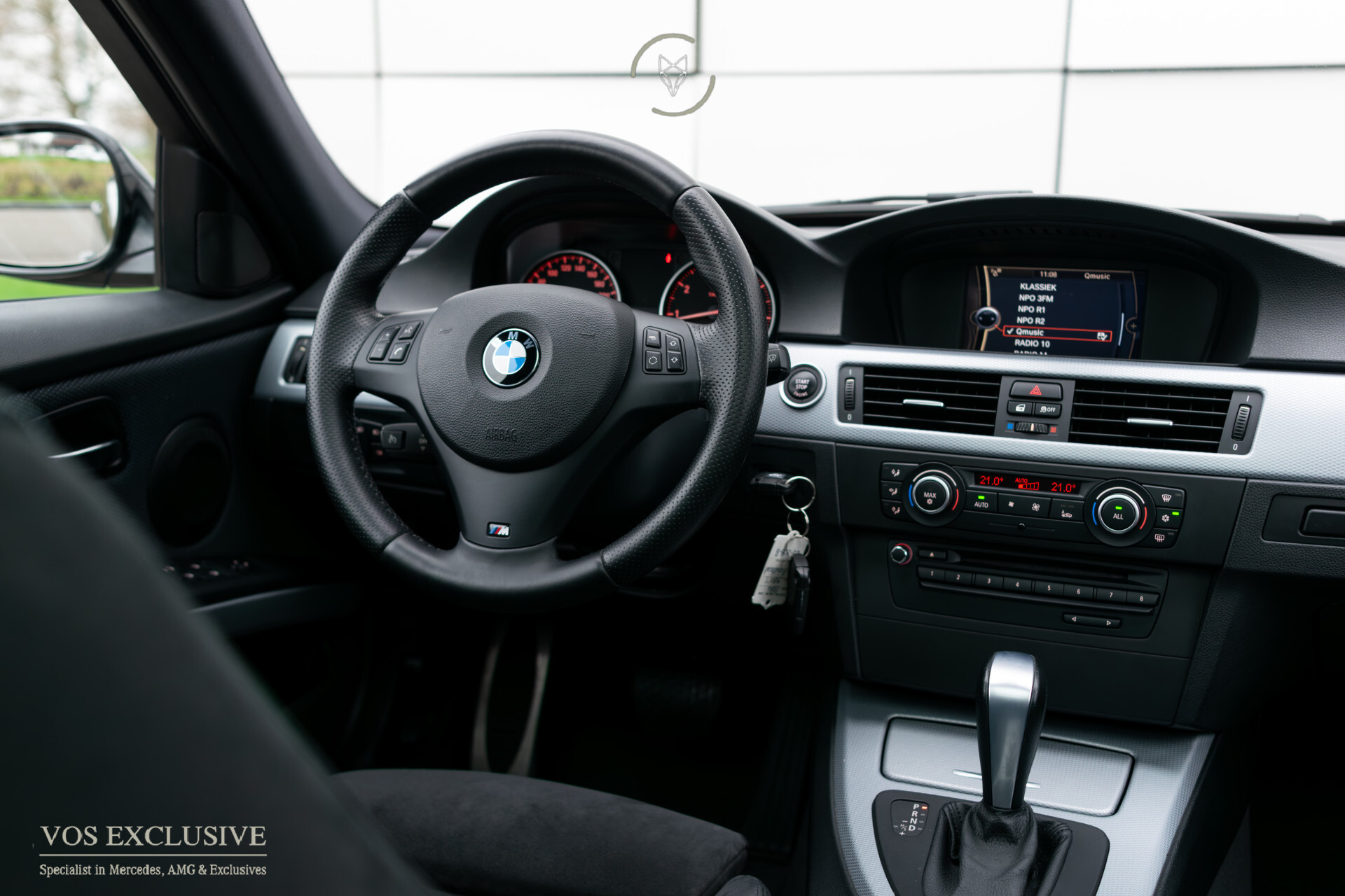 BMW 3 Serie Touring 318i M Sport Edition Pano | Shadowline | Hifi | Trekhaak | Xenon | NL auto | Aut6 Foto 28