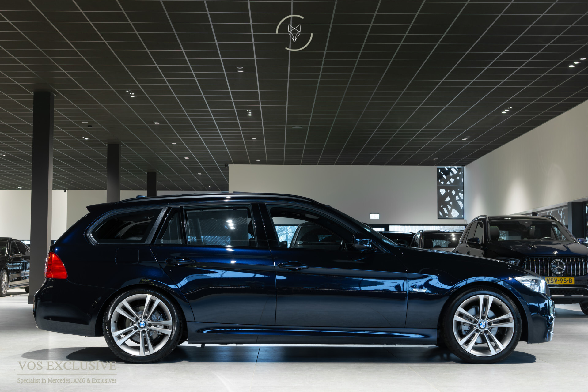 BMW 3 Serie Touring 318i M Sport Edition Pano | Shadowline | Hifi | Trekhaak | Xenon | NL auto | Aut6 Foto 3