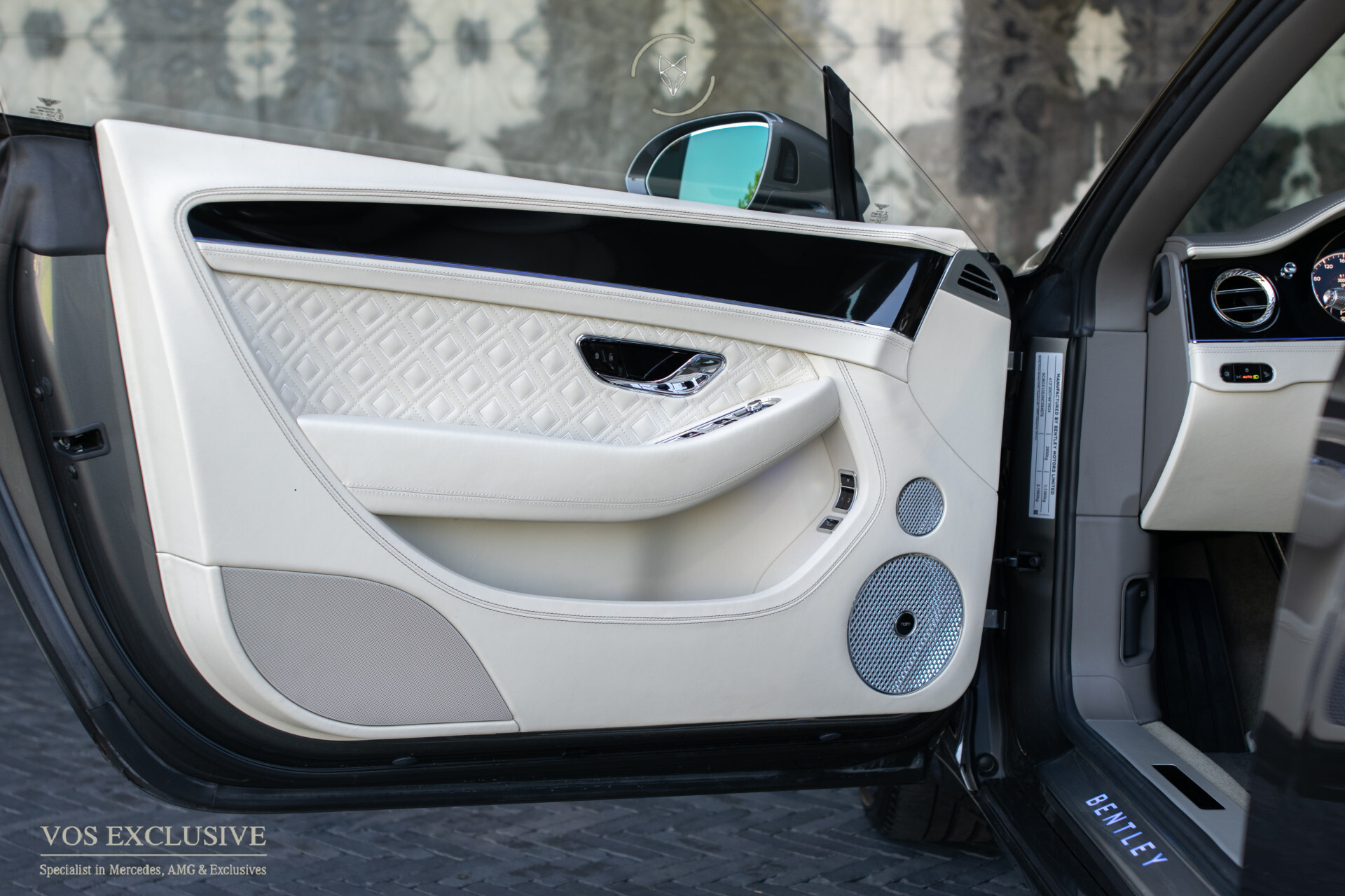 Bentley Continental GTC 4.0 V8 Mulliner | Naim | 22'' | Softclose | Massage | Keyless | Touring Spefication | ACC | 360° | Dynamic Ride | HUD Foto 11