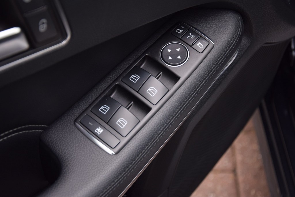 Mercedes-Benz E-Klasse Estate 220 Cdi Estate Avantgarde Dak/Wegkl-trhk/ILS Aut7 Foto 10