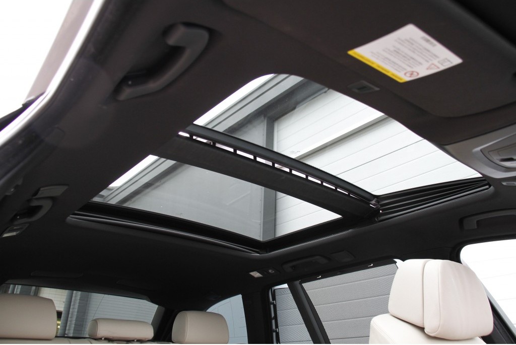 BMW 5 Serie 530D High Executive M Panorama 19" Aut8 Foto 10