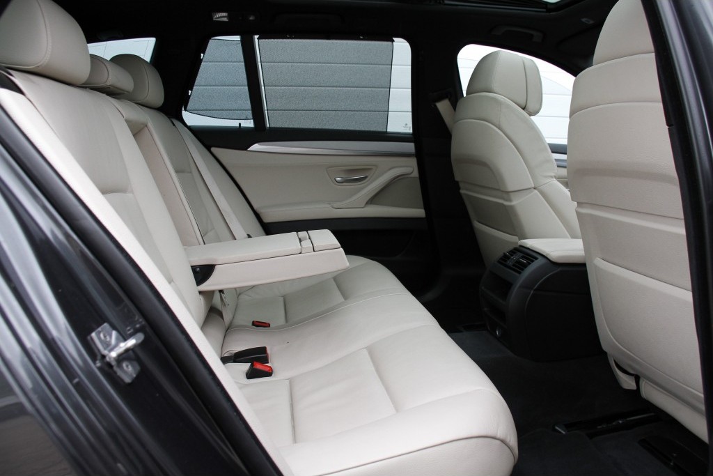 BMW 5 Serie 530D High Executive M Panorama 19" Aut8 Foto 4