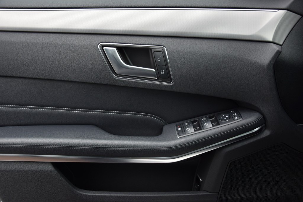 Mercedes-Benz E-Klasse Estate 200 Estate Avantgarde Schuifdak/Navi/ILS Aut7 Foto 10