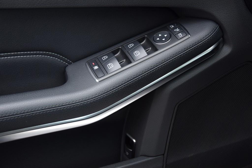 Mercedes-Benz E-Klasse Estate 200 Estate Avantgarde Schuifdak/Navi/ILS Aut7 Foto 13