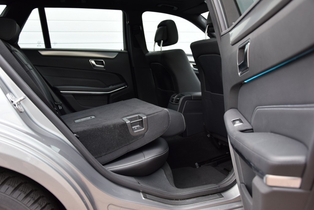 Mercedes-Benz E-Klasse Estate 200 Estate Avantgarde Schuifdak/Navi/ILS Aut7 Foto 5