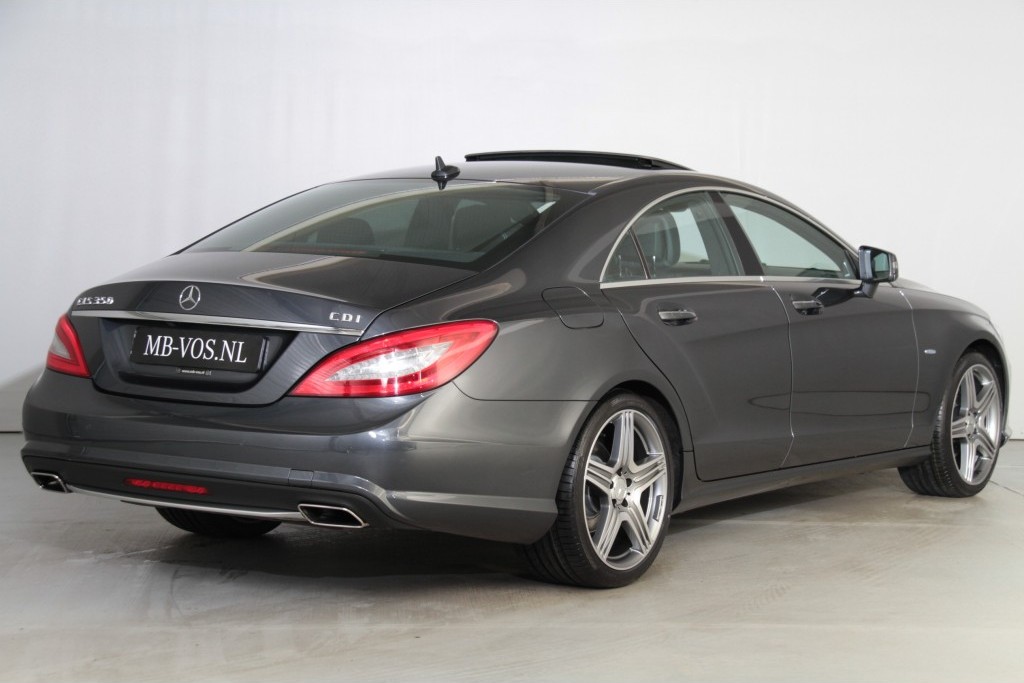 Mercedes-Benz CLS-Klasse 350 Cdi BE AMG Exclusive/Airmatic/Keyless/19" Aut7 Foto 2
