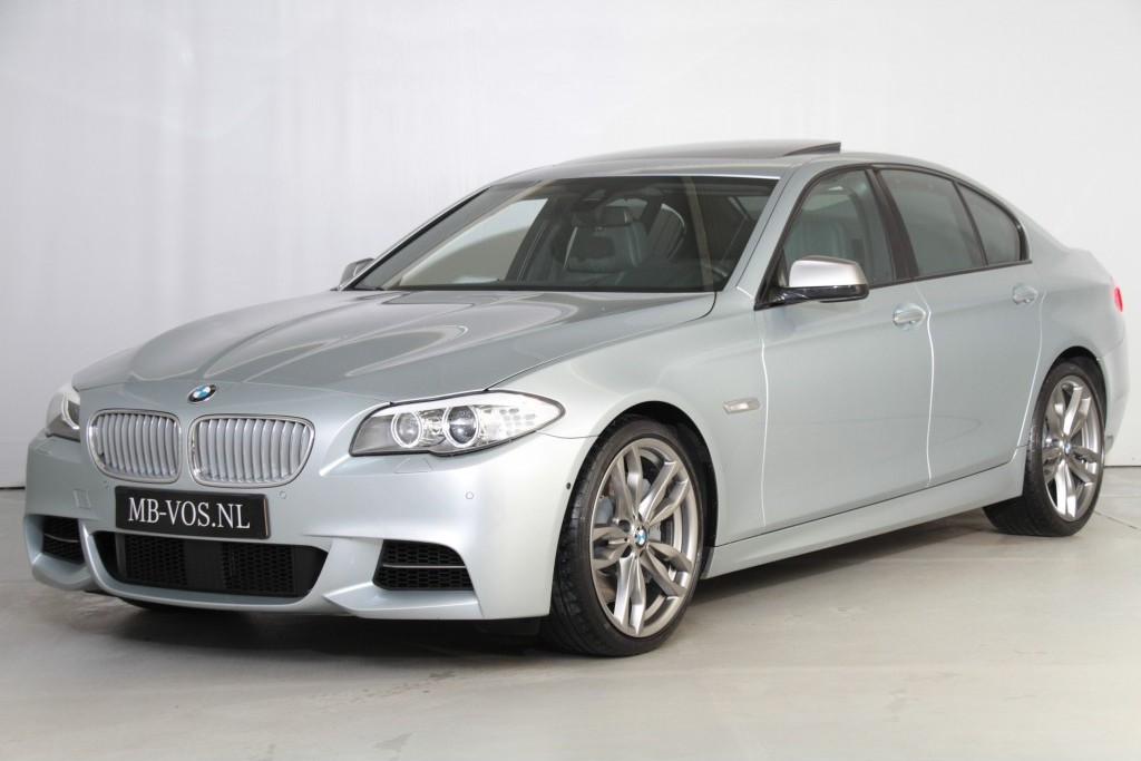 BMW 5 Serie M550d X-Drive HUD/ACC/Merino/Individual Aut8 1ste eigenaar Foto 1
