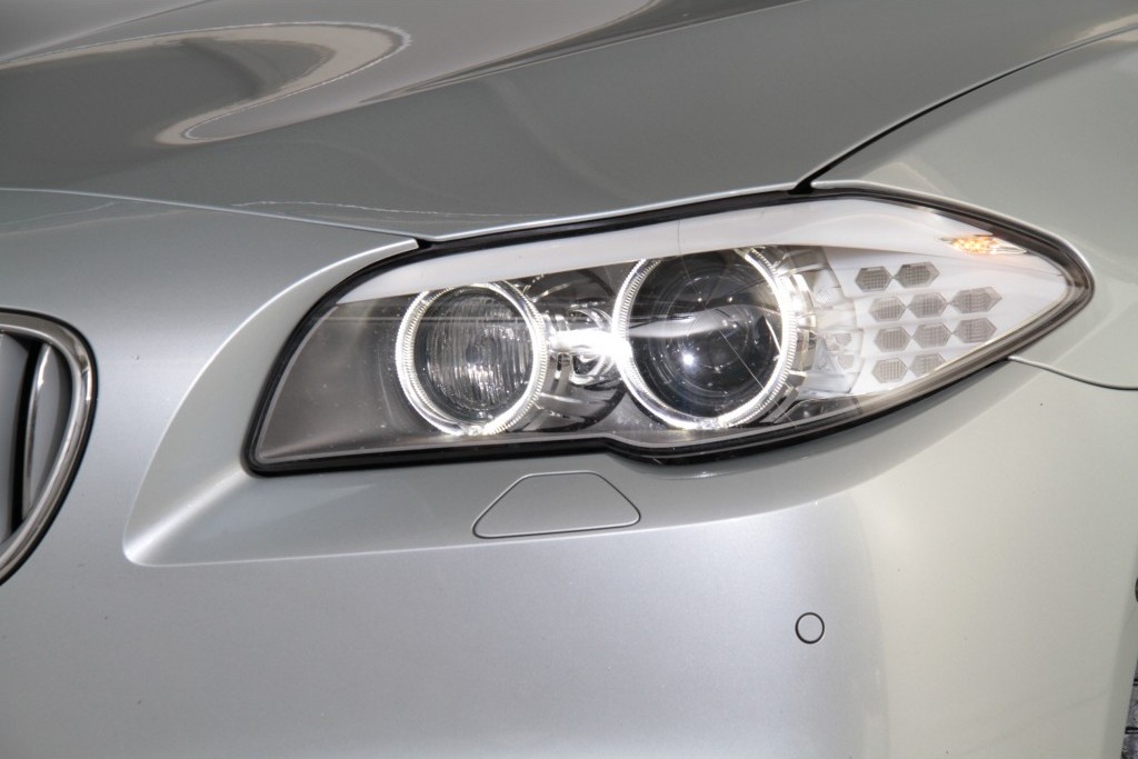 BMW 5 Serie M550d X-Drive HUD/ACC/Merino/Individual Aut8 1ste eigenaar Foto 18