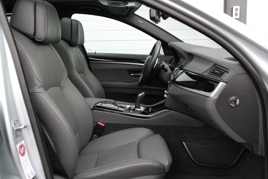 BMW 5 Serie M550d X-Drive HUD/ACC/Merino/Individual Aut8 1ste eigenaar Foto 3