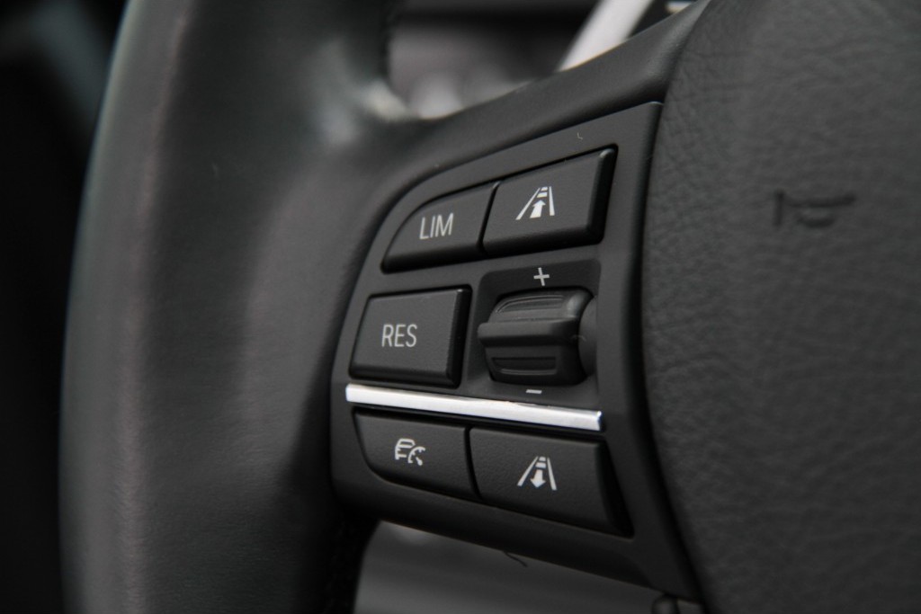 BMW 5 Serie M550d X-Drive HUD/ACC/Merino/Individual Aut8 1ste eigenaar Foto 7