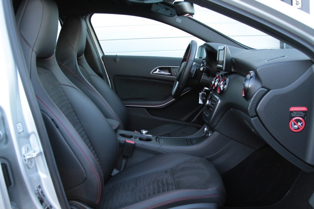 Mercedes-Benz A-Klasse 250 Sport AMG/Leer/Navi/ Xenon/Pts Aut7 Foto 3