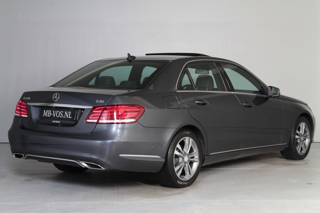 Mercedes-Benz E-Klasse 220 Cdi Avantgarde Leer/Com/Schuifdak/ILS Aut7 Foto 2