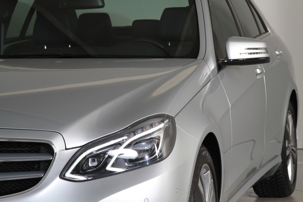 Mercedes-Benz E-Klasse 250 Cdi Avantgarde Keyless-Go/Dak/ILS/Navi Aut7 Foto 18