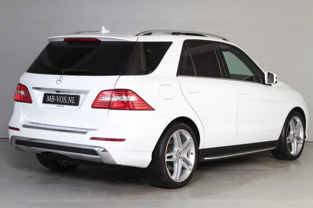 Mercedes-Benz M-Klasse 350 Bluetec AMG Distronic/Massage/Airmatic/Trhk/21"/Dak Aut7 Foto 2