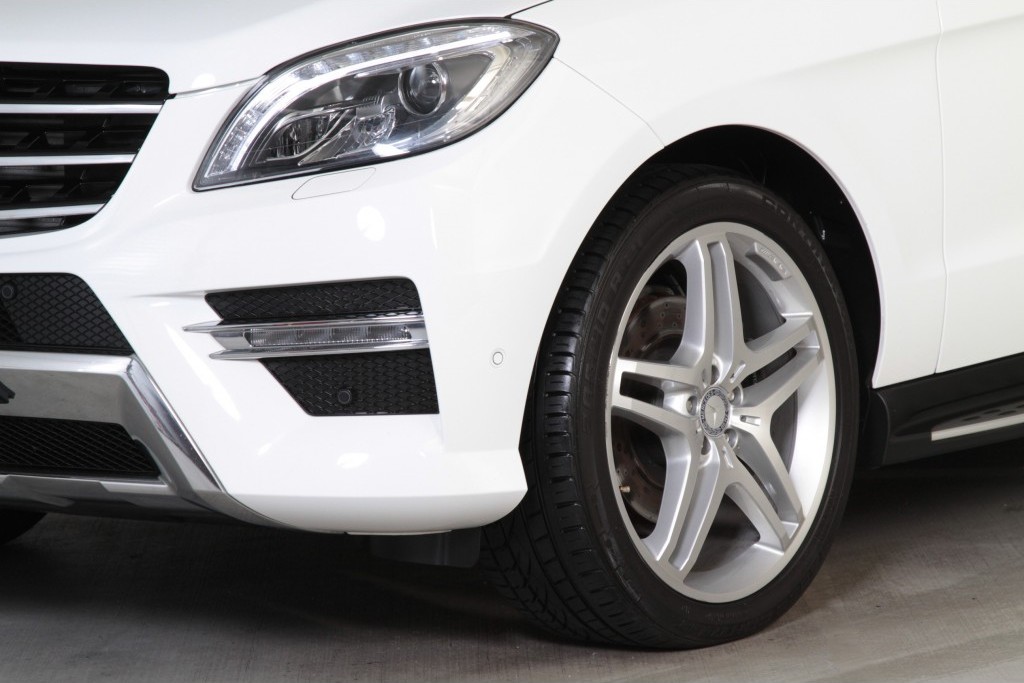 Mercedes-Benz M-Klasse 350 Bluetec AMG Distronic/Massage/Airmatic/Trhk/21"/Dak Aut7 Foto 3