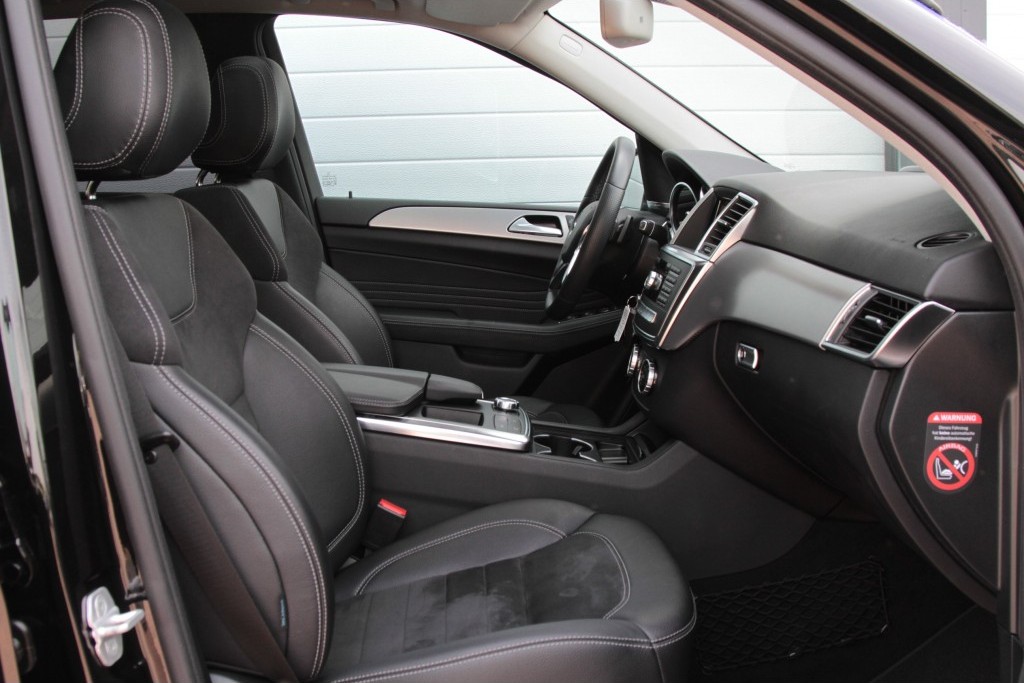 Mercedes-Benz M-Klasse 350 4-M Bluetec AMG Airmatic/Harman-Kardon Aut7 Foto 3