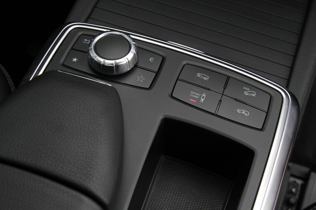 Mercedes-Benz M-Klasse 350 4-M Bluetec AMG Airmatic/Harman-Kardon Aut7 Foto 9