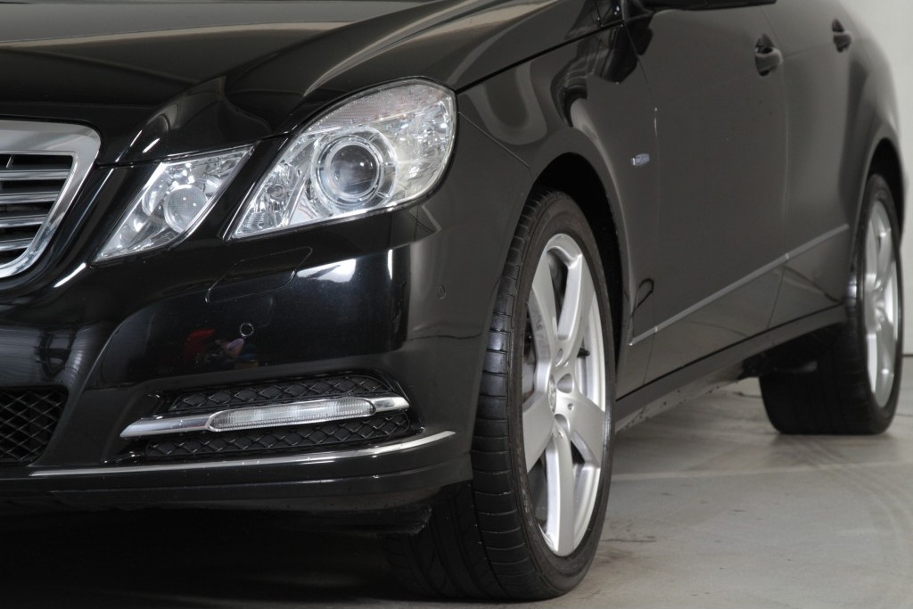 Mercedes-Benz E-Klasse 350 CGI Leer/ILS/Com/Wiss Aut7 Foto 13