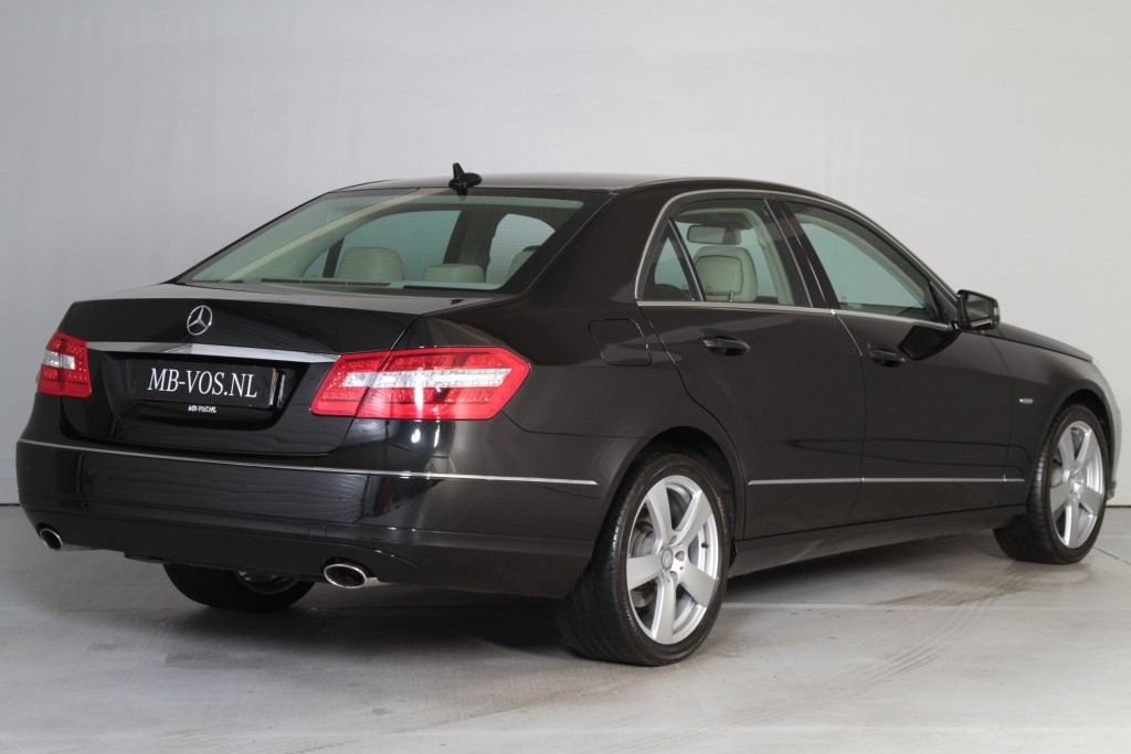 Mercedes-Benz E-Klasse 350 CGI Leer/ILS/Com/Wiss Aut7 Foto 2