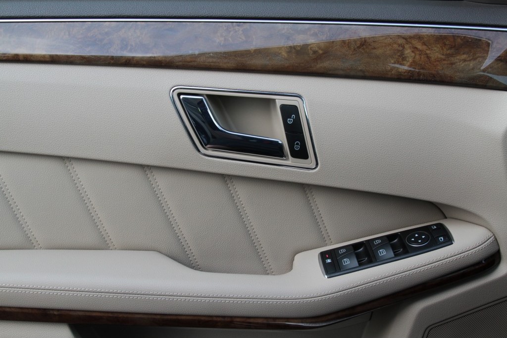 Mercedes-Benz E-Klasse 350 CGI Leer/ILS/Com/Wiss Aut7 Foto 8