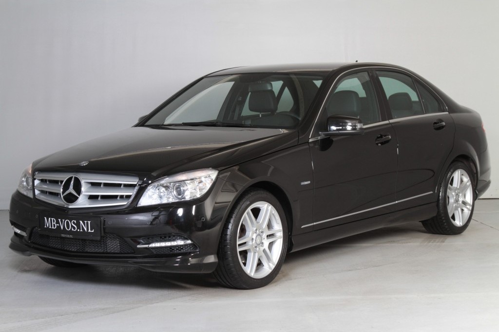 Mercedes-Benz C-Klasse 250 CGI BE Avantgarde AMG Comand/ILS Aut5 Foto 1
