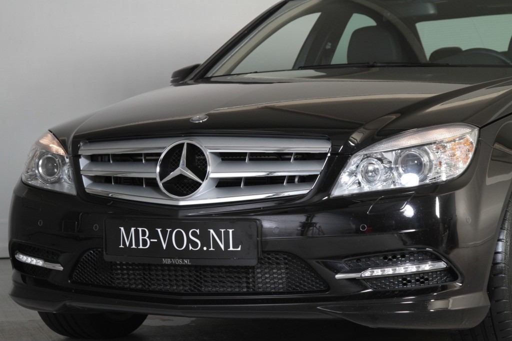 Mercedes-Benz C-Klasse 250 CGI BE Avantgarde AMG Comand/ILS Aut5 Foto 14