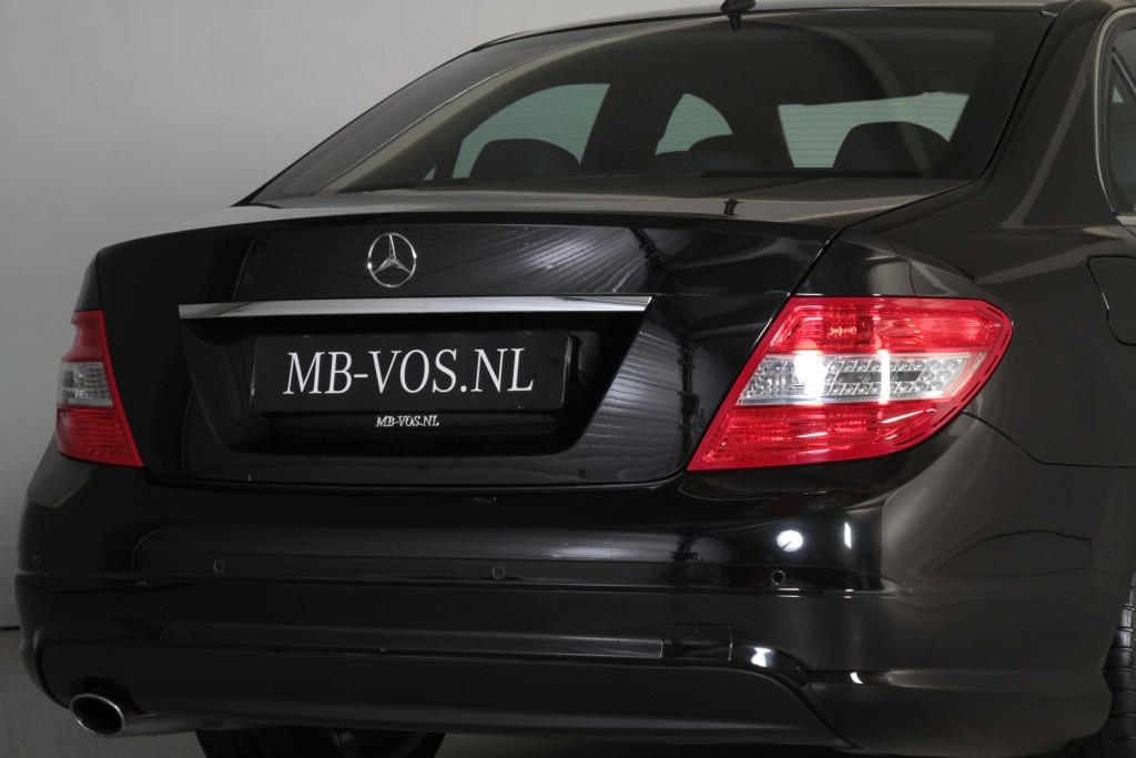 Mercedes-Benz C-Klasse 250 CGI BE Avantgarde AMG Comand/ILS Aut5 Foto 18