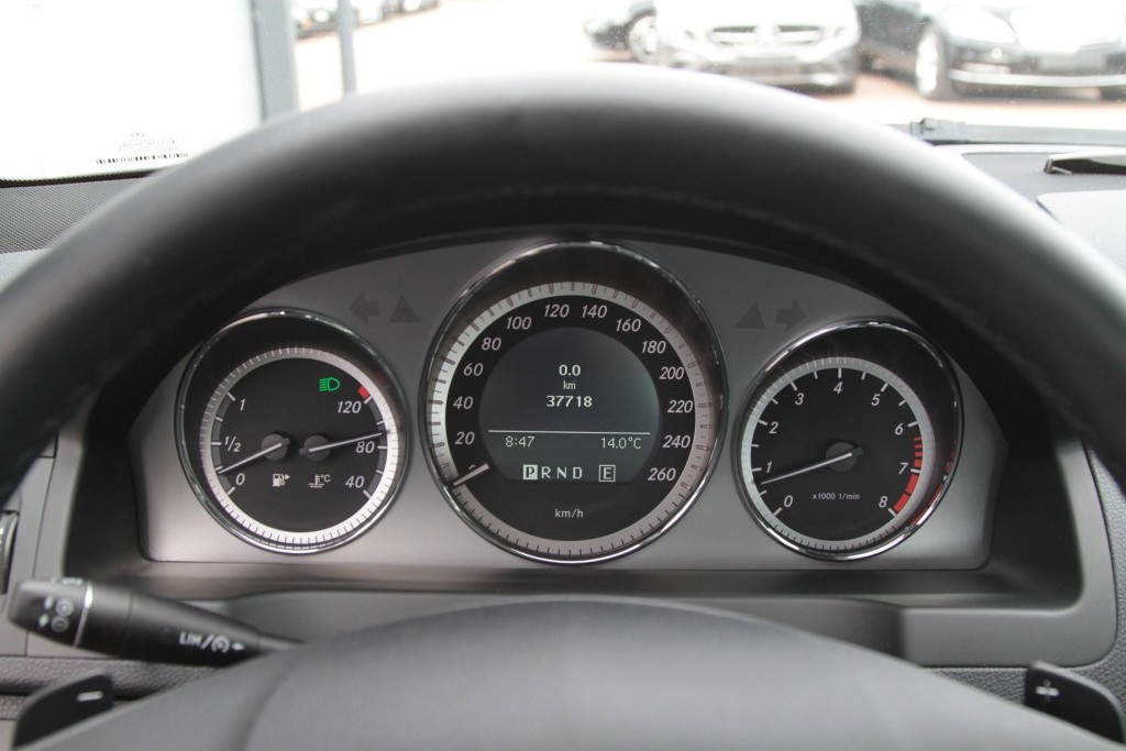 Mercedes-Benz C-Klasse 250 CGI BE Avantgarde AMG Comand/ILS Aut5 Foto 7