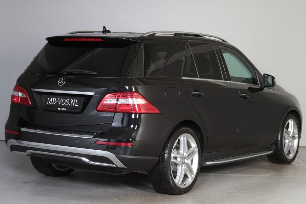 Mercedes-Benz M-Klasse 350 4-M Bluetec Luchtvering/Keyless/Distronic/360/Dak/AMG Aut7 Foto 2