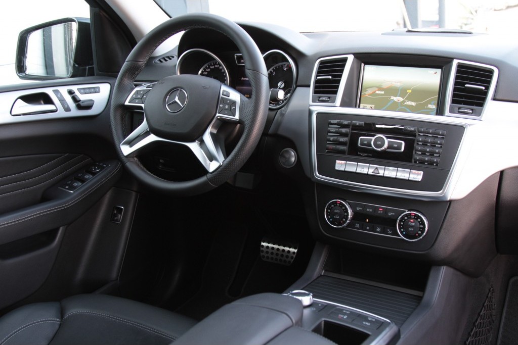 Mercedes-Benz M-Klasse 350 4-M Bluetec Luchtvering/Keyless/Distronic/360/Dak/AMG Aut7 Foto 6