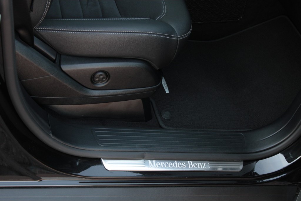 Mercedes-Benz M-Klasse 350 4-M Bluetec Luchtvering/Keyless/Distronic/360/Dak/AMG Aut7 Foto 8