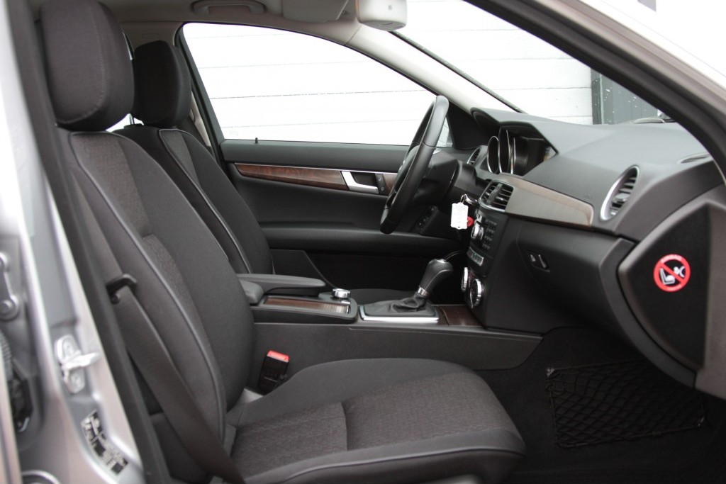 Mercedes-Benz C-Klasse 180 Schuifdak/Navi/Afneembare trekhaak Aut7 Foto 3