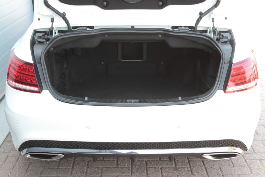 Mercedes-Benz E-Klasse 250 Cabriolet AMG Navi/Keyless-Go/ILS Aut7 Foto 19