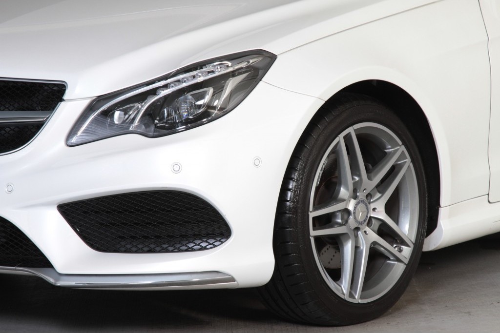 Mercedes-Benz E-Klasse 250 Cabriolet AMG Navi/Keyless-Go/ILS Aut7 Foto 20