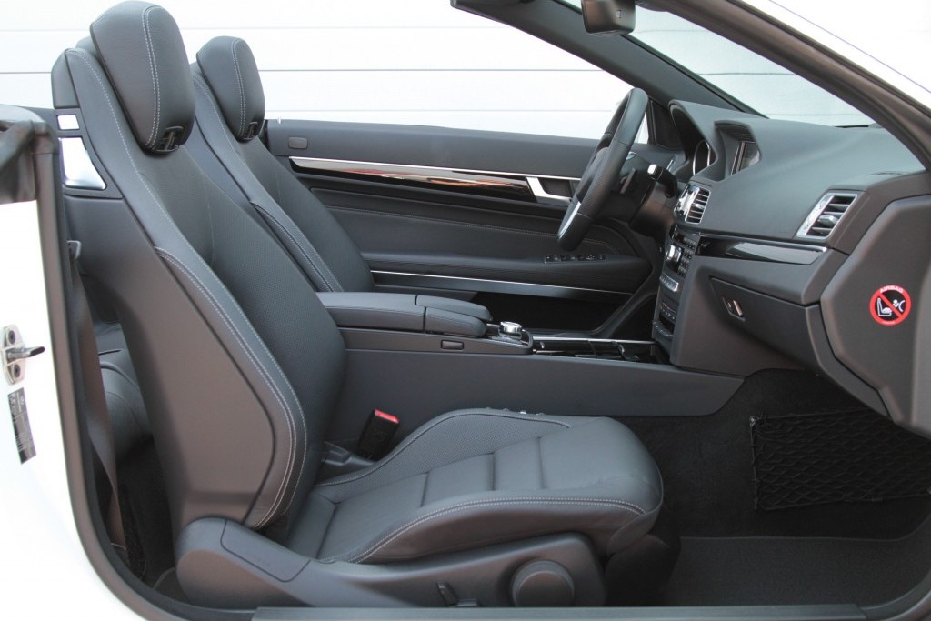 Mercedes-Benz E-Klasse 250 Cabriolet AMG Navi/Keyless-Go/ILS Aut7 Foto 5