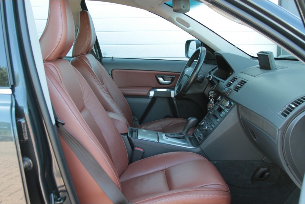Volvo XC90 2.4 D5 Summum 7-Persoons 1ste eigenaar Aut6 Foto 3