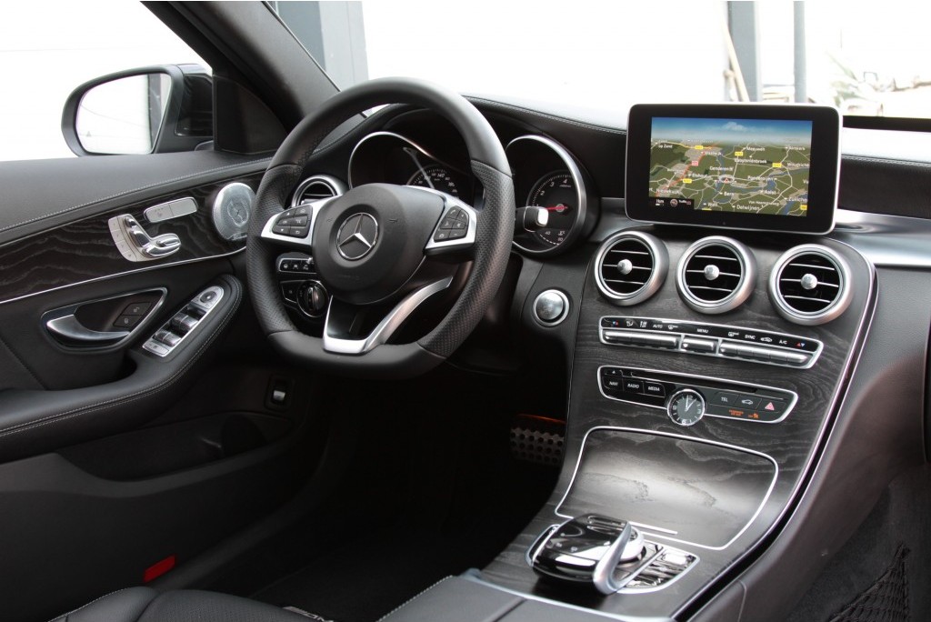 Mercedes-Benz C-Klasse 250 AMG Panorama/Burmeister/HUD/Distronic/Mem/19" Aut7 Foto 6